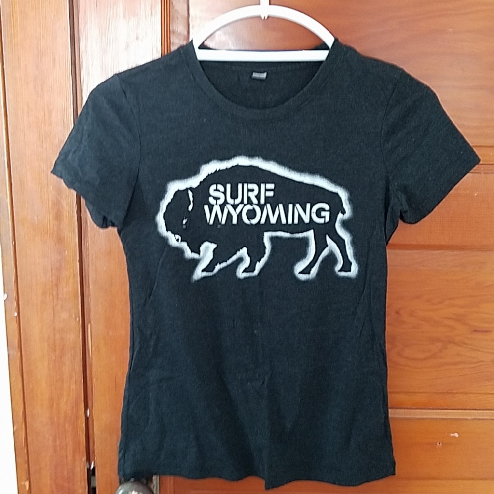 Surf Wyoming bison tee